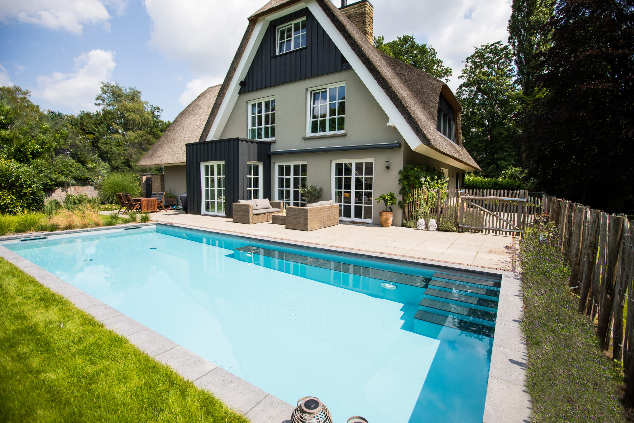 Bitters-Familiengarten-Pool-Skandinavisch2