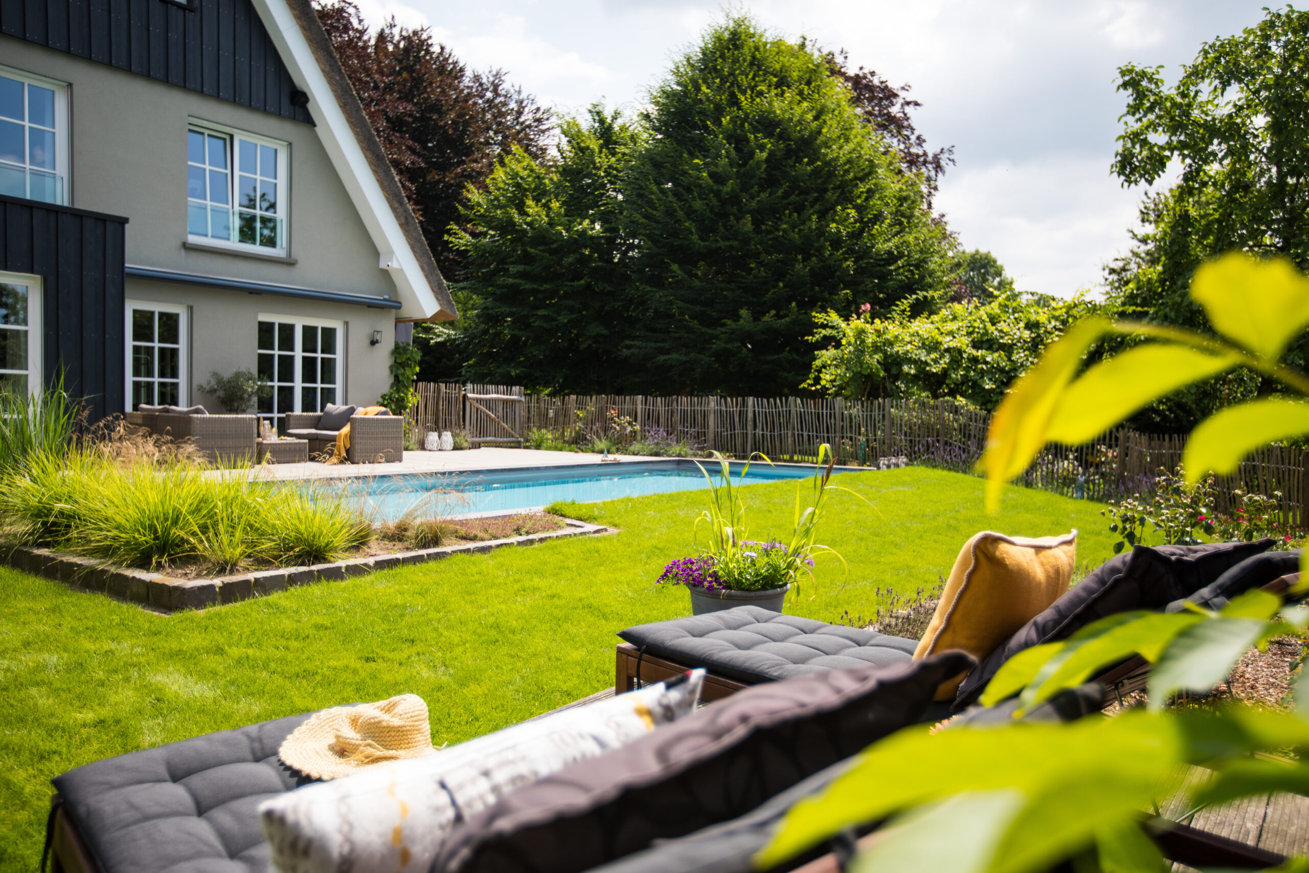 Bitters-Familiengarten-Pool-Skandinavisch4