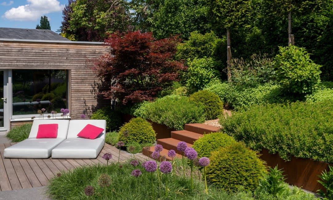 Familiengarten mit Naturpool - Terrasse